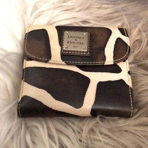Dooney & Bourke wallet giraffe design!